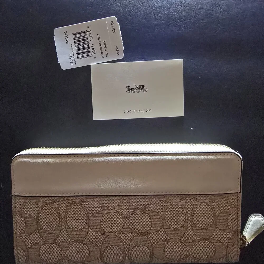 Coach F76638 Accordion Zip Wallet Signature Light Khaki Chalk NWT - Picture 5 of 9